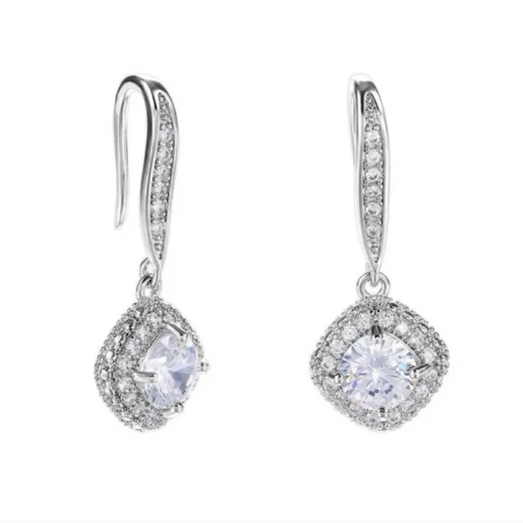 Dangle drop earrings. - Picture 3 of 5